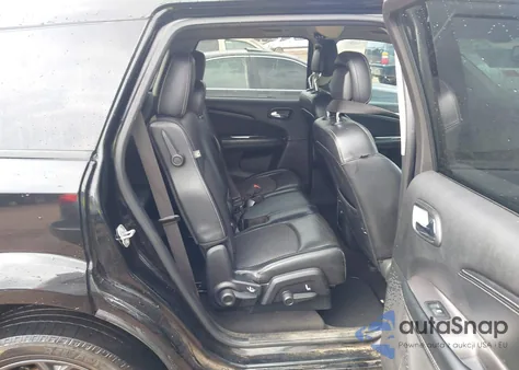 2018 Dodge Journey Crossroad z USA, uszkodzony, nr VIN 3C4PDCGB6JT274321